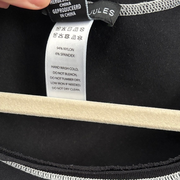 Sincerely Jules Black and Gray Long Sleeve Crop Top - Picture 3 of 4